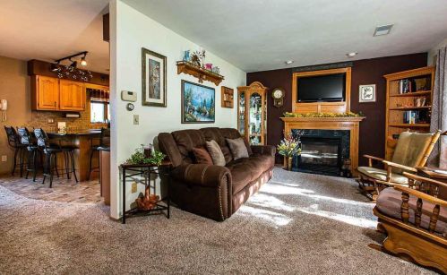 911 Union St, Dodgeville, WI 53533-1233