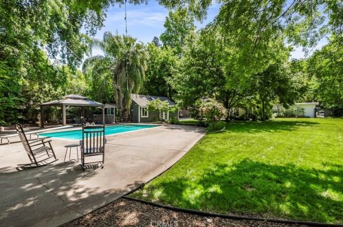 560 3rd St, Chico, CA 95928-5411