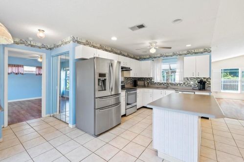 1845 Mango Tree Dr, Edgewater FL 32141-3925 exterior