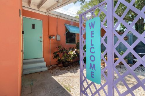 2601 58th St, Saint Petersburg, FL 33707-5256