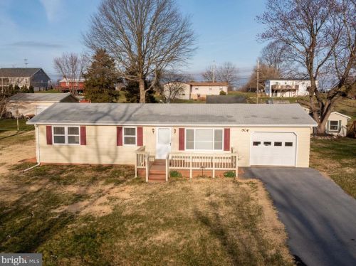 133 Azalea Dr, Charles Town WV  25414-5841 exterior