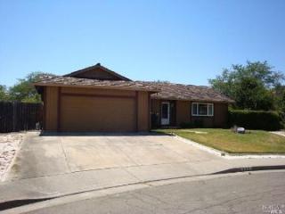 703 Shamrock Ct, Fairfield, CA 94533-1452