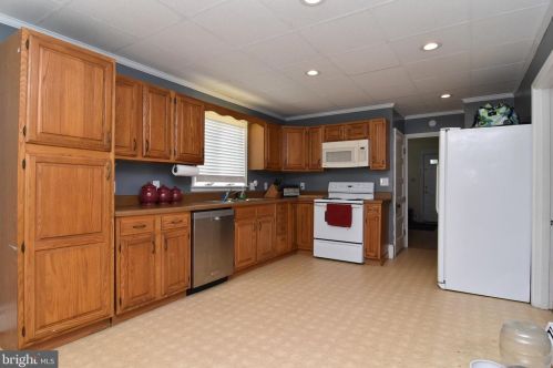 209 Delaware Ave, Harrington DE  19952-1236 exterior