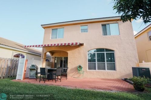 7682 19th St, Hollywood FL  33024-3633 exterior