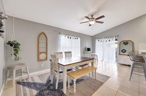 1910 Dorado Ln, Fort Pierce FL 34953-1826 exterior