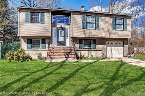 20 Teaberry Ct, Lakewood, NJ 08701-1229