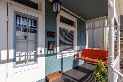625 Straight St, Sewickley, PA 15143-1741