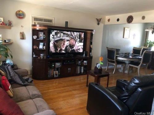 257 Bixley Heath, Lynbrook, NY 11563-3159