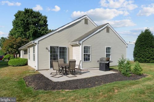 611 Cascade Dr, Mount Laurel NJ 08054-4928 exterior