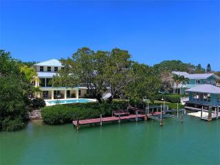 3969 Roberts Point Rd, Sarasota, FL 34242-1160