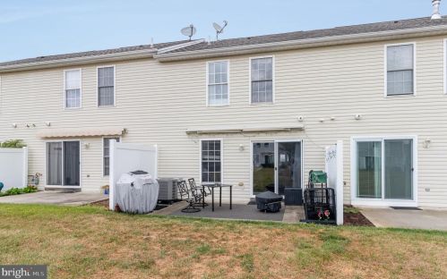 617 Canvasbach Dr, Etters PA  17319-8860 exterior