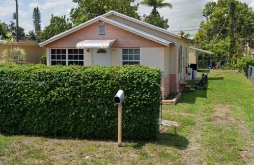 239 102nd St, Miami, FL 33138-2426