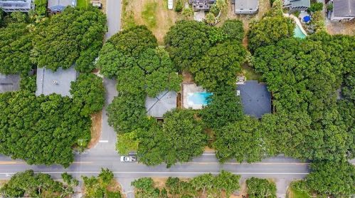 816 Palm Blvd, Isle Of Palms SC  29451-2218 exterior