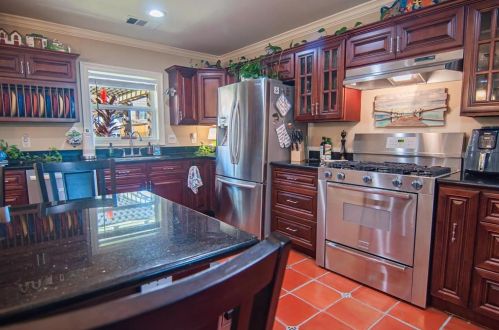 1708 Byu Shr Dr, Galveston TX 77551-4333 exterior