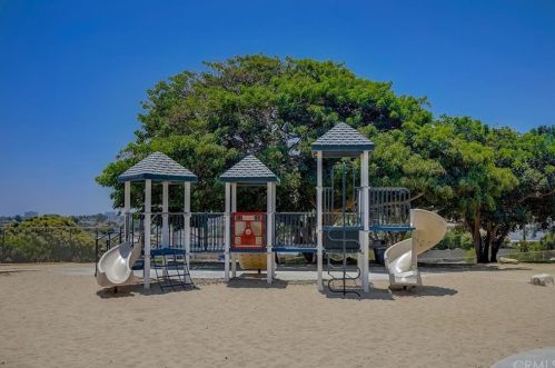 1321 Beryl St, Redondo Beach CA  90277-2455 exterior