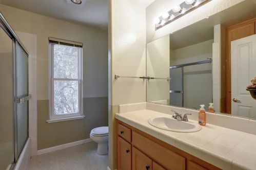 19221 Wolf Creek Rd, Grass Valley CA  95949-6913 exterior