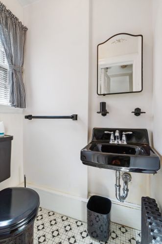 37 Mayfair Ave, Floral Park NY  11001-2546 exterior