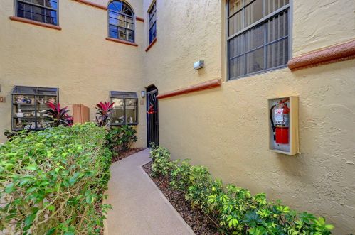 5139 Europa Dr, Boynton Beach, FL 33437-2150