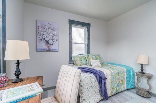 602 New Castle St, Zelienople PA  16063-1049 exterior