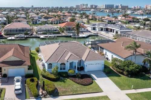 1091 Cara Ct, Marco Island, FL 34145-4564