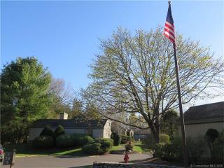 3 Heritage Cir, Southbury, CT 06488-1406