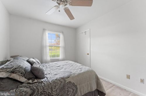 16309 Poplar Hill Rd, Haymarket VA  20169-2101 exterior