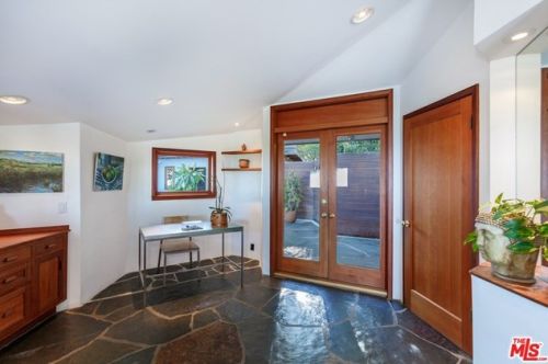 2440 Minard Rd, Topanga CA  90290-3402 exterior