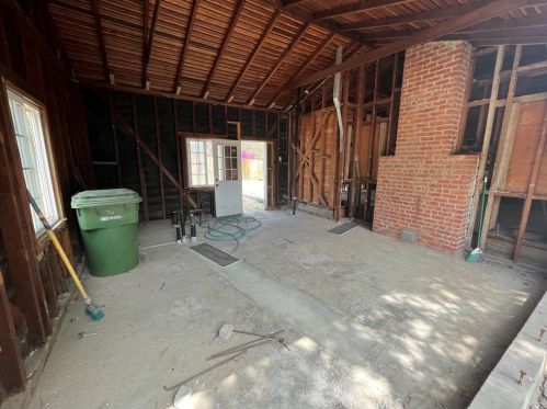 5920 Riverton Ave, North Hollywood CA  91601-1443 exterior