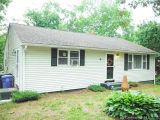 16 Pond View Rd, Moosup, CT 06354-1820