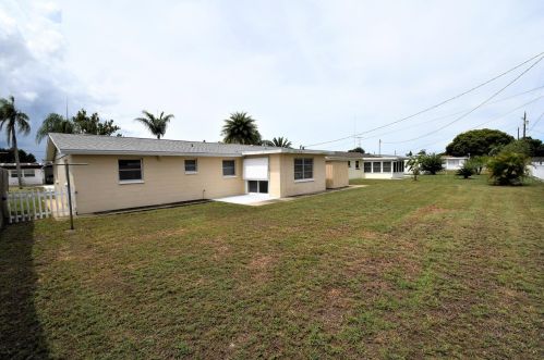 4031 Reggie Dr, Tarpon Springs FL  34691-3547 exterior