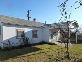 809 8th St, Yakima, WA 98901-3324