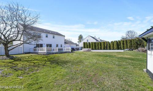 762 Adelphia Rd, East Freehold NJ 07728-8823 exterior