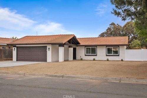 6070 Scheelite St, Riverside CA  92509-5014 exterior