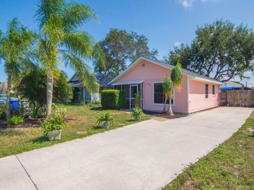 431 12th St, Vero Beach, FL 32962-5742