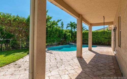 913 168 Ave, Hollywood FL 33028-2021 exterior