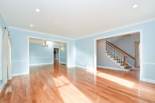 6 Nolan St, Norwalk CT  06850-2525 exterior