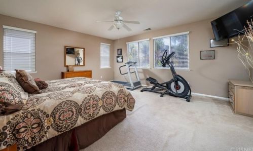 29236 Discovery Ridge Dr, Santa Clarita CA  91390-5761 exterior