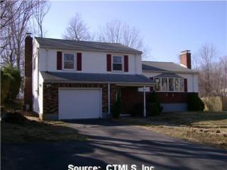 19 Hartley Dr, Waterbury, CT 06705-3734