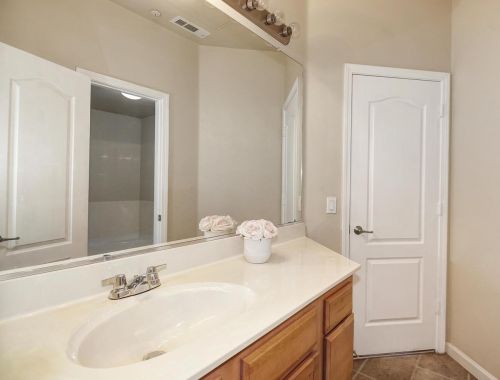 5482 Tares Cir, Elk Grove CA  95757-4361 exterior