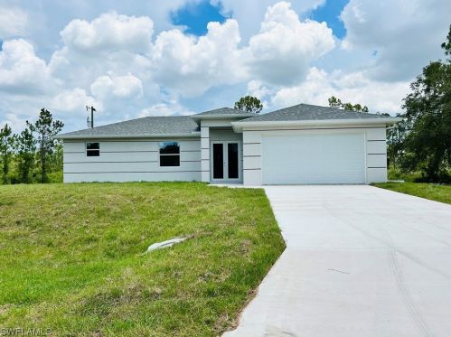 4000 9th St, Lehigh Acres, FL 33976-2701