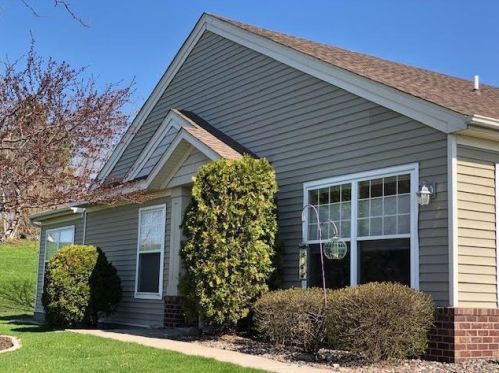 4010 Lawndale Ln, Minneapolis, MN 55446-1386