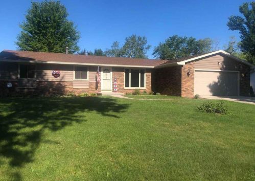 915 Regent Ln, Green Bay, WI 54311-5948