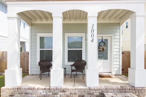 1004 Main St, Pensacola, FL 32502-5337