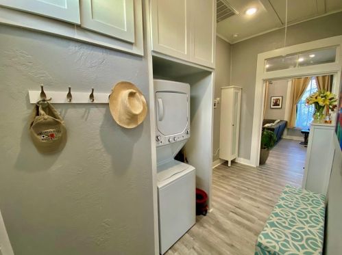 811 10 St, Galveston TX 77550-5118 exterior