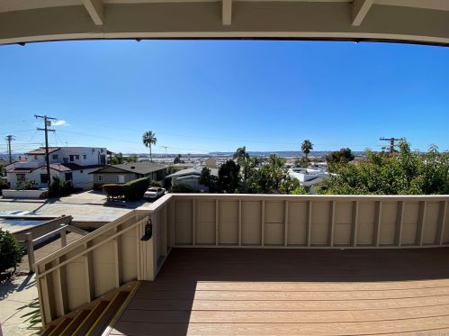 1836 Titus St, San Diego, CA 92110-2138