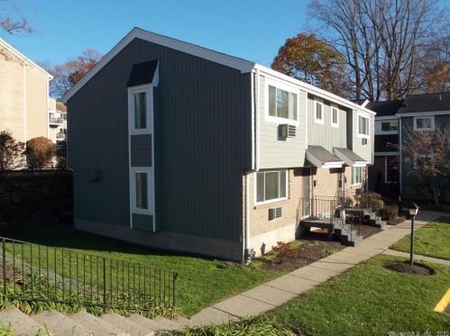 515 Glendale Ave, Bridgeport, CT 06606-6002