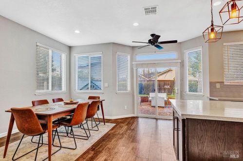 667 Poppy Cir, Vacaville CA  95687-7252 exterior