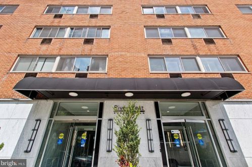 2101 Chestnut St, Philadelphia PA 19103-3197 exterior