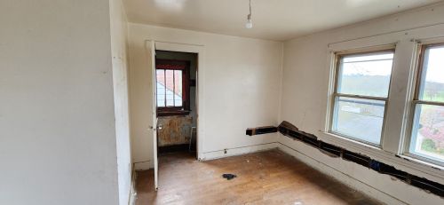 5725 Verona Rd, Verona PA  15147-3012 exterior