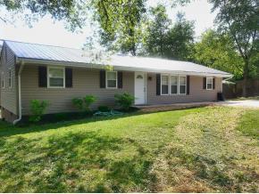 3241 Brownlow Rd, Kingsport, TN 37660-2174